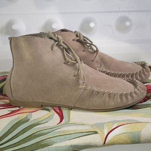 Steve Madden High Top Suede Moccasin Size 7.5